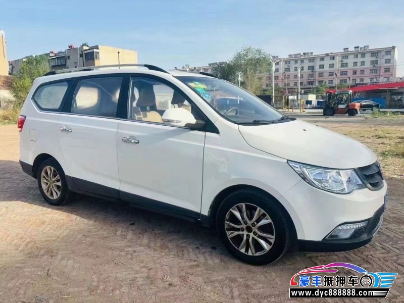 15年宝骏730轿车抵押车出售