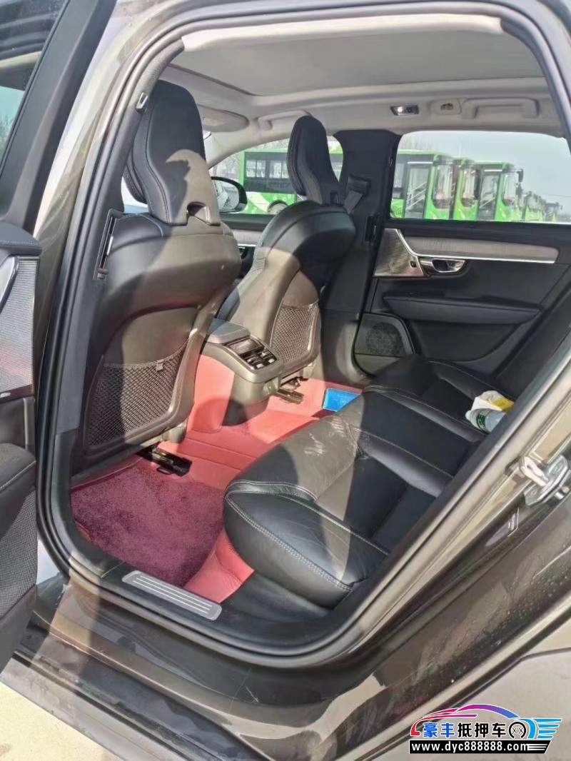 21年沃尔沃v90轿车抵押车出售