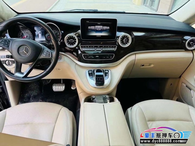 18年奔驰V轿车抵押车出售