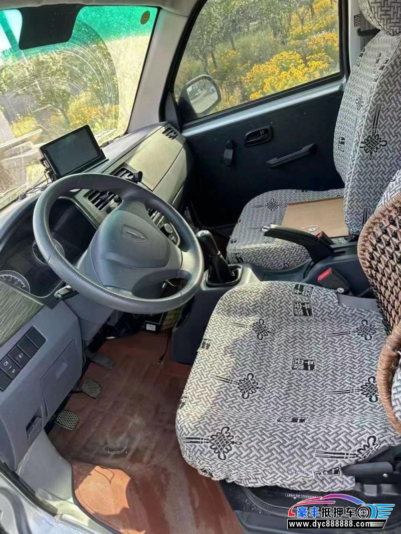 23年金杯小海狮X30轿车抵押车出售