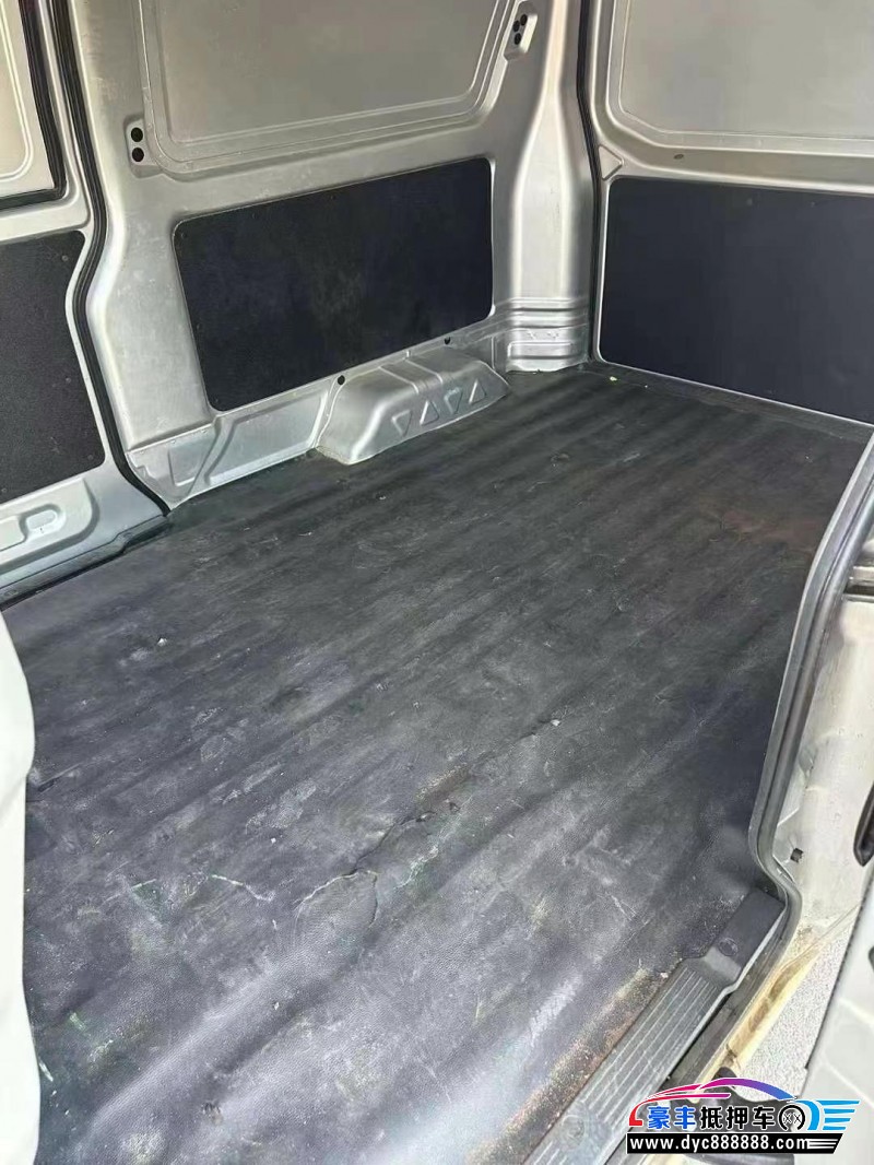 23年金杯小海狮X30轿车抵押车出售