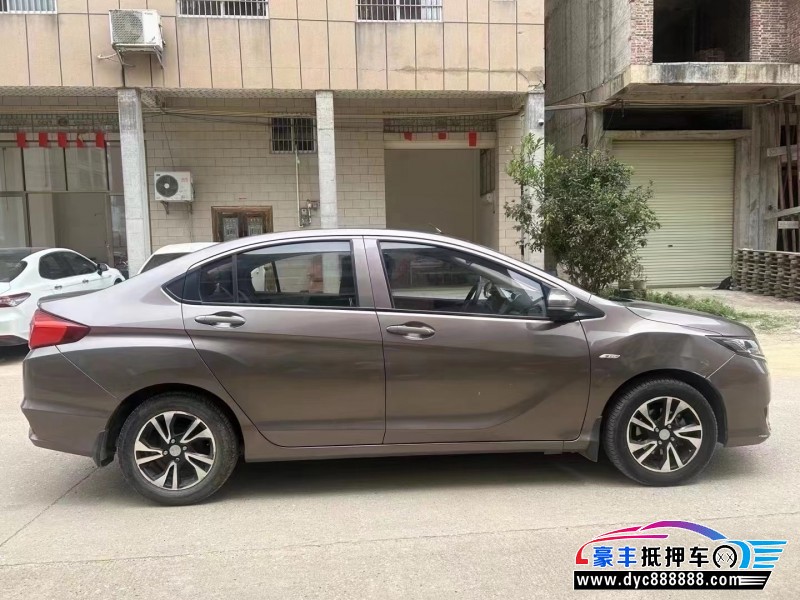 17年本田哥瑞轿车抵押车出售