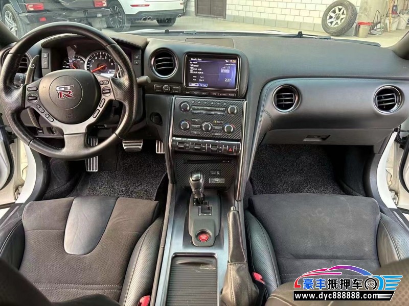 14年日产战神轿车抵押车出售