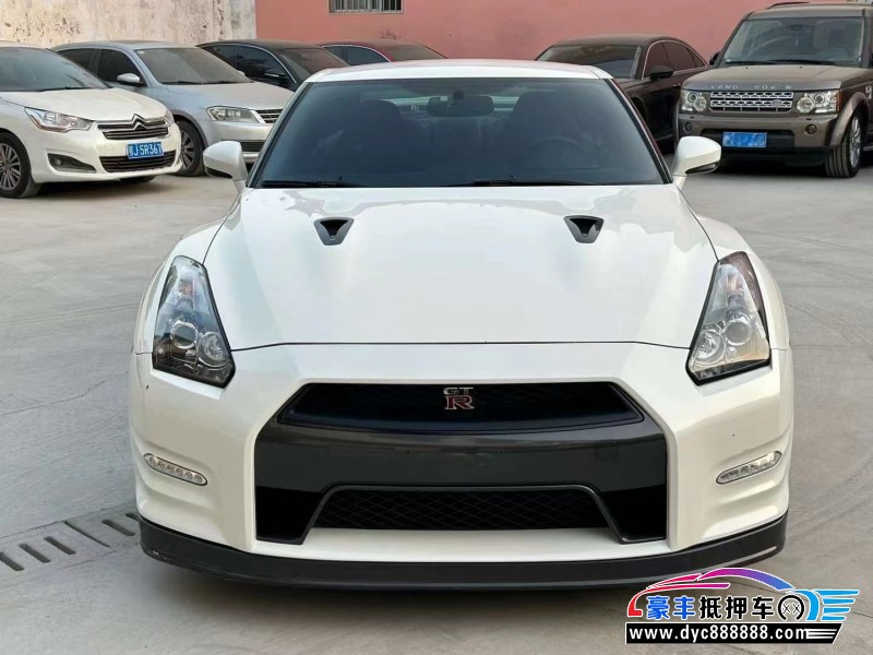 14年日产战神轿车抵押车出售