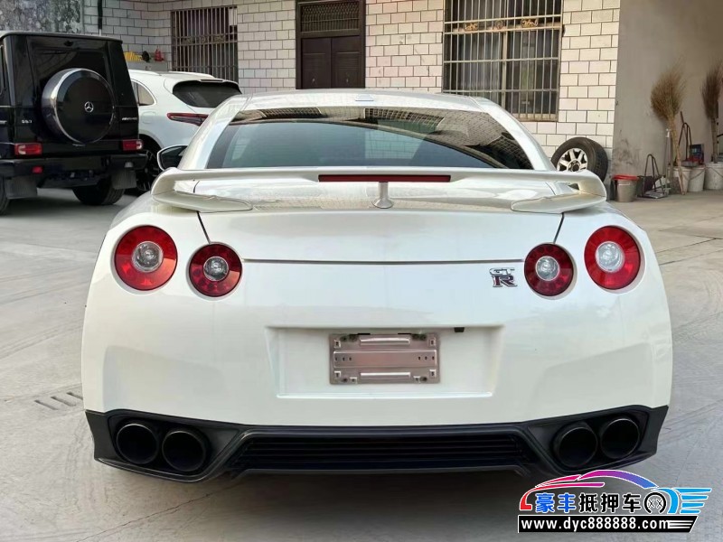 14年日产战神轿车抵押车出售