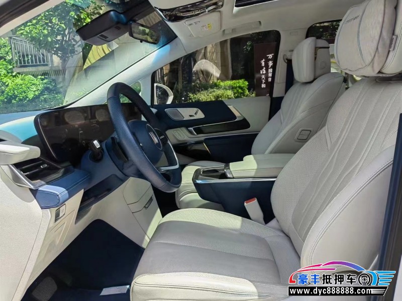 22年别克世纪轿车抵押车出售