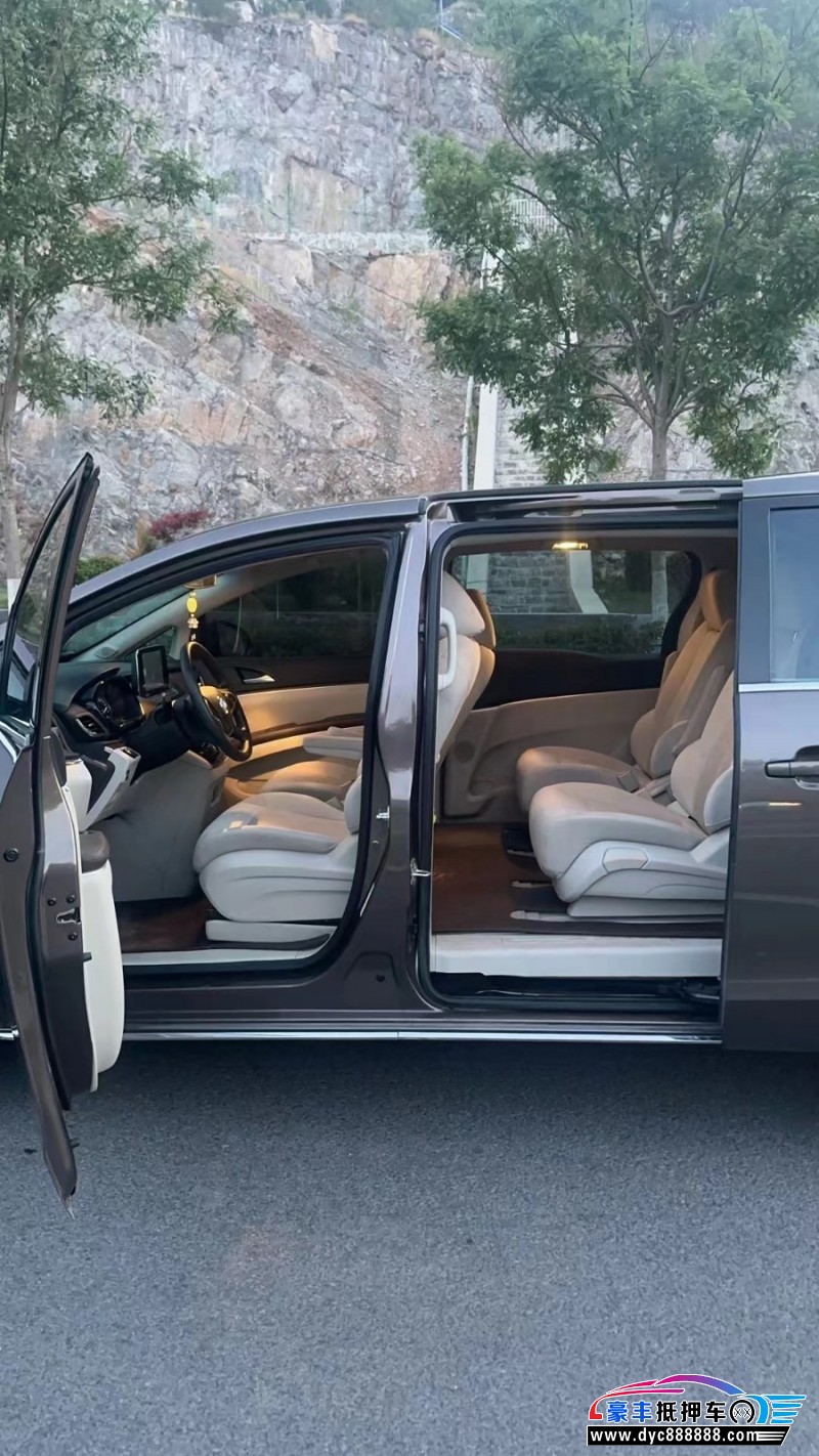 23年别克GL8轿车抵押车出售