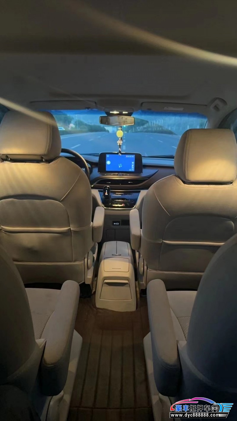 23年别克GL8轿车抵押车出售