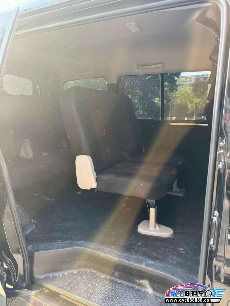 22年东风风行菱智轿车抵押车出售