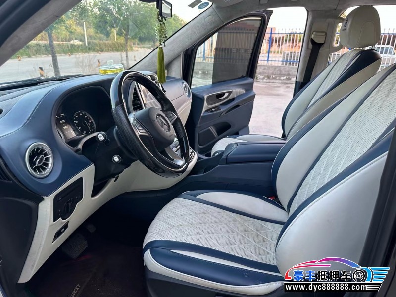 19年奔驰威霆轿车抵押车出售