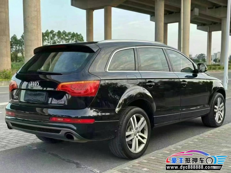 14年奥迪Q7轿车抵押车出售