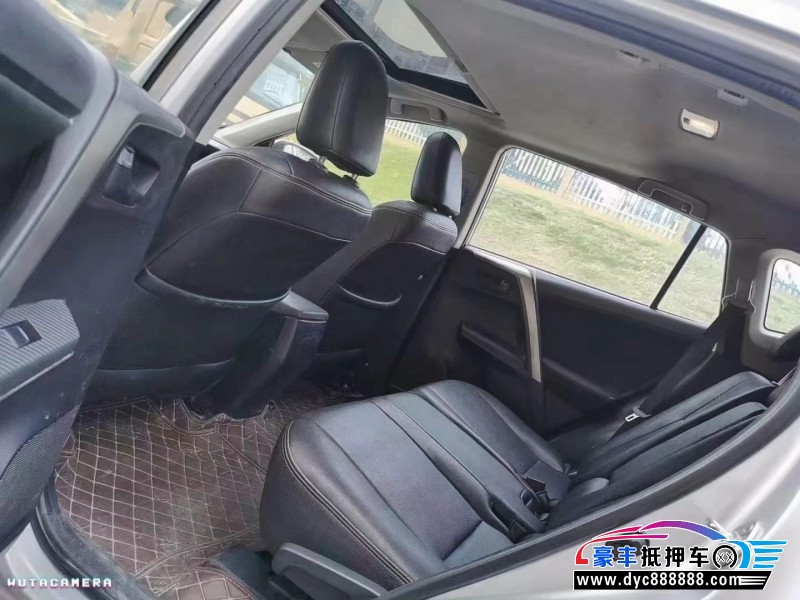 15年丰田RAV4荣放轿车抵押车出售