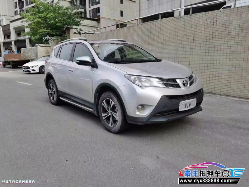 15年丰田RAV4荣放轿车抵押车出售