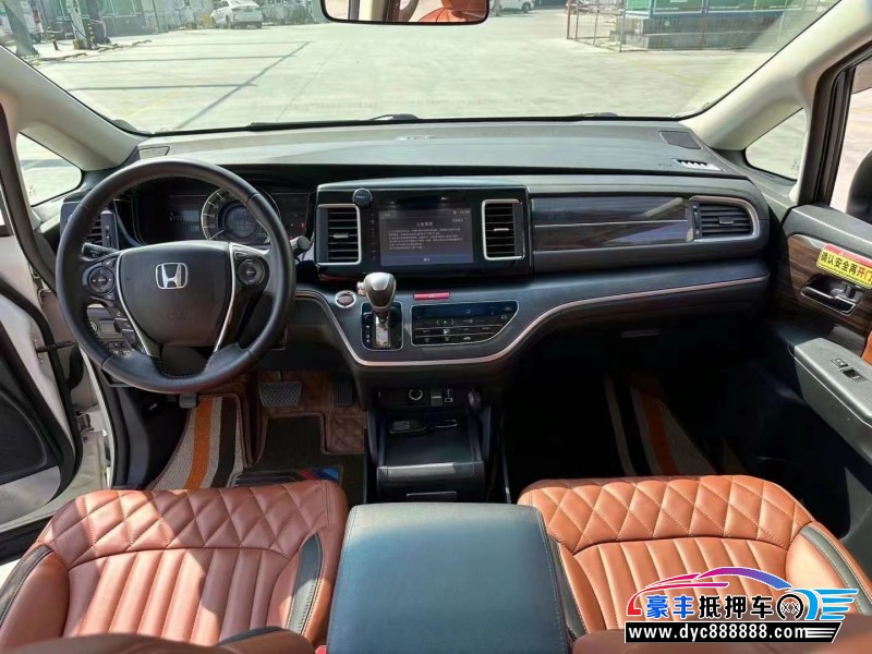 17年本田艾力绅轿车抵押车出售