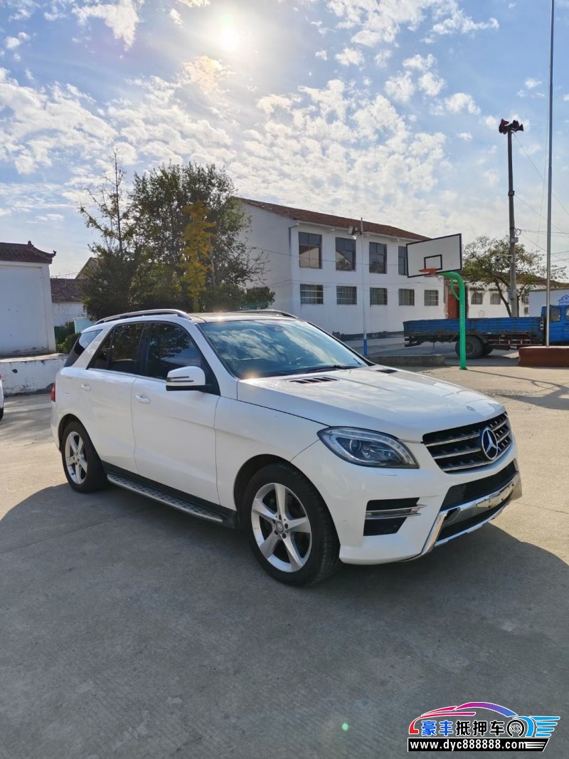 15年奔驰M级轿车抵押车出售