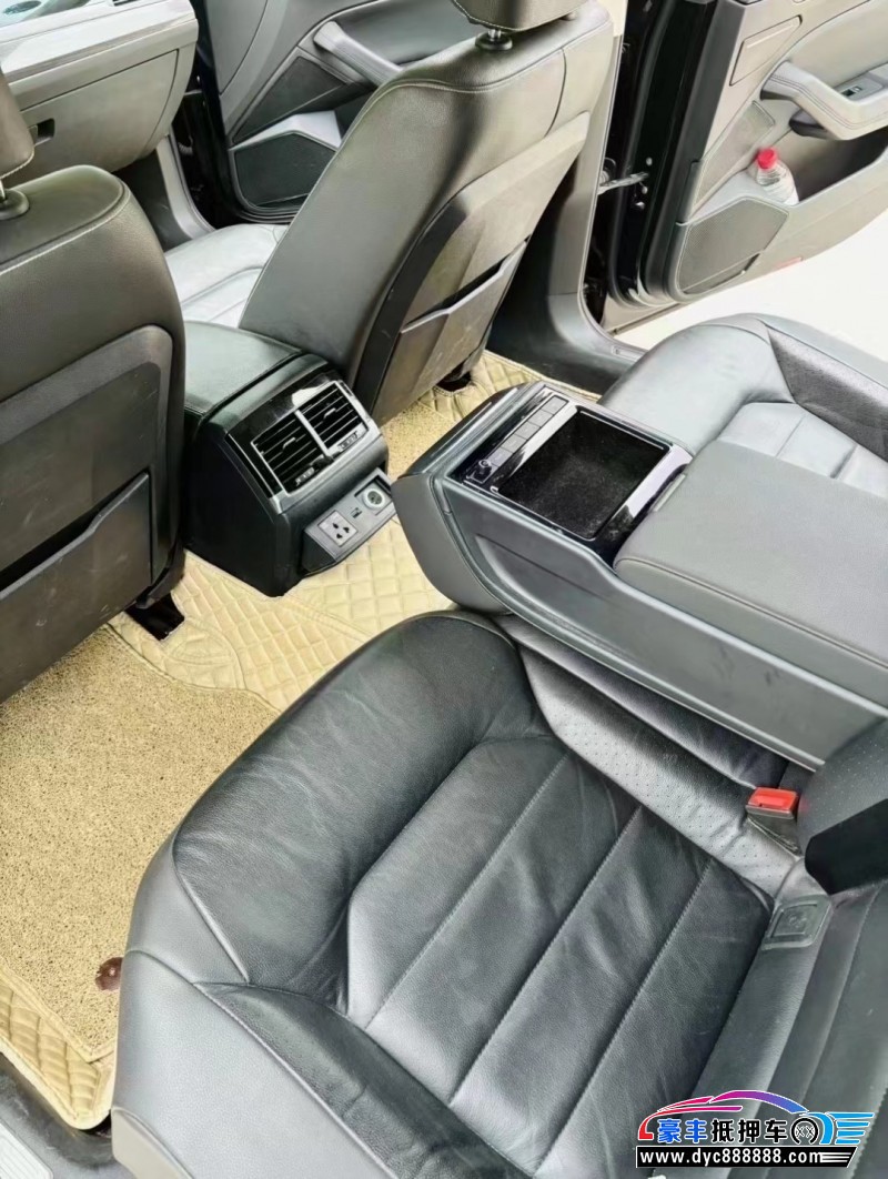 17年大众辉昂轿车抵押车出售