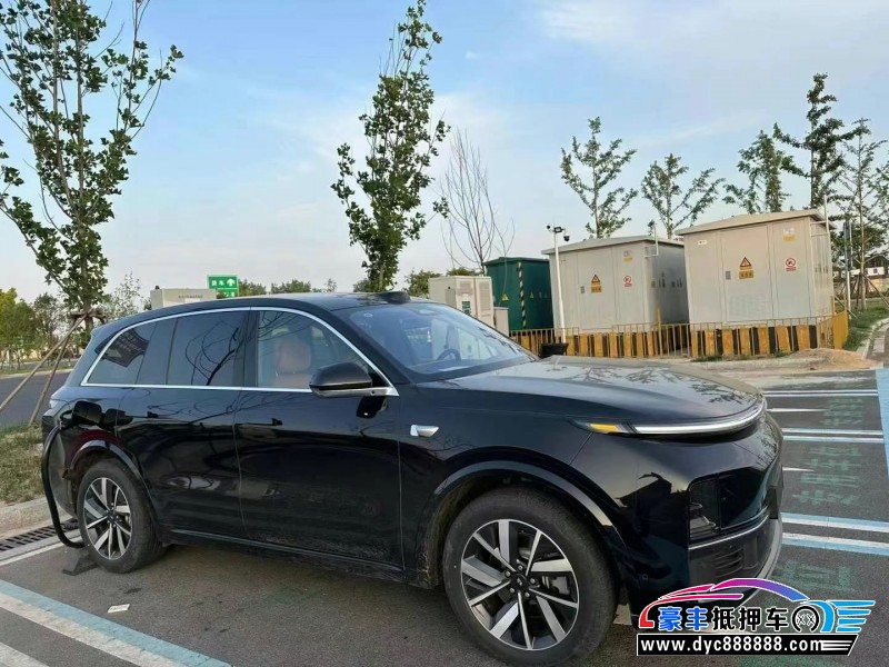 23年理想L8轿车抵押车出售