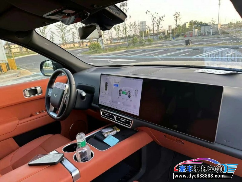 23年理想L8轿车抵押车出售