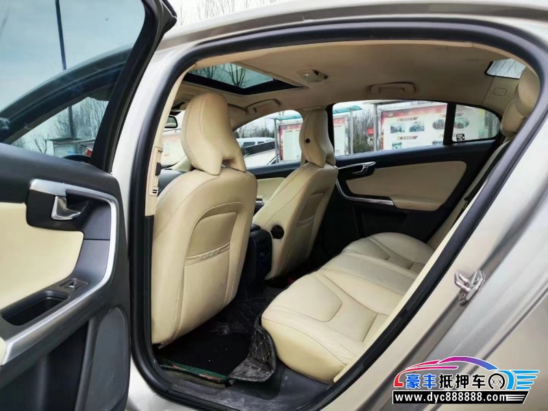 14年沃尔沃S60轿车抵押车出售