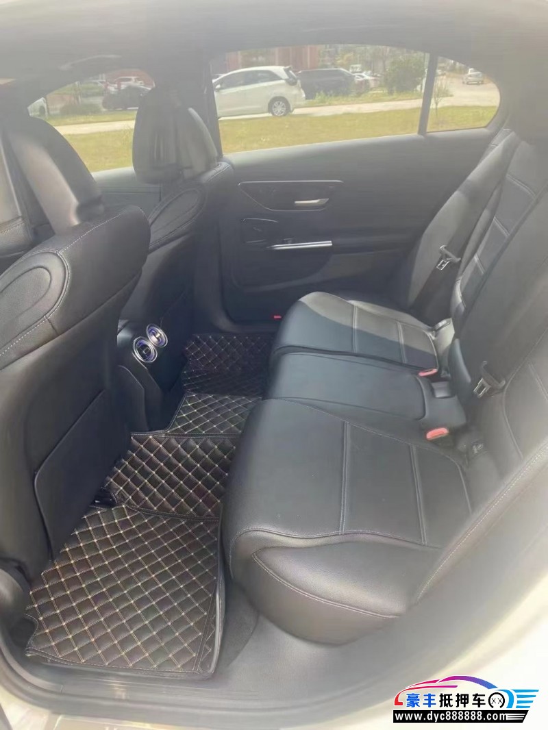 22年奔驰C轿车抵押车出售