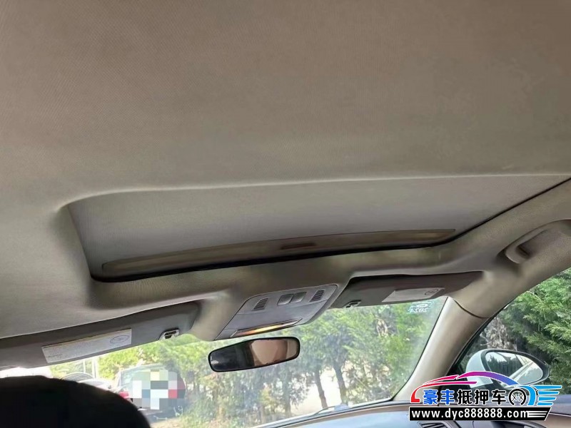 13年别克君威轿车抵押车出售