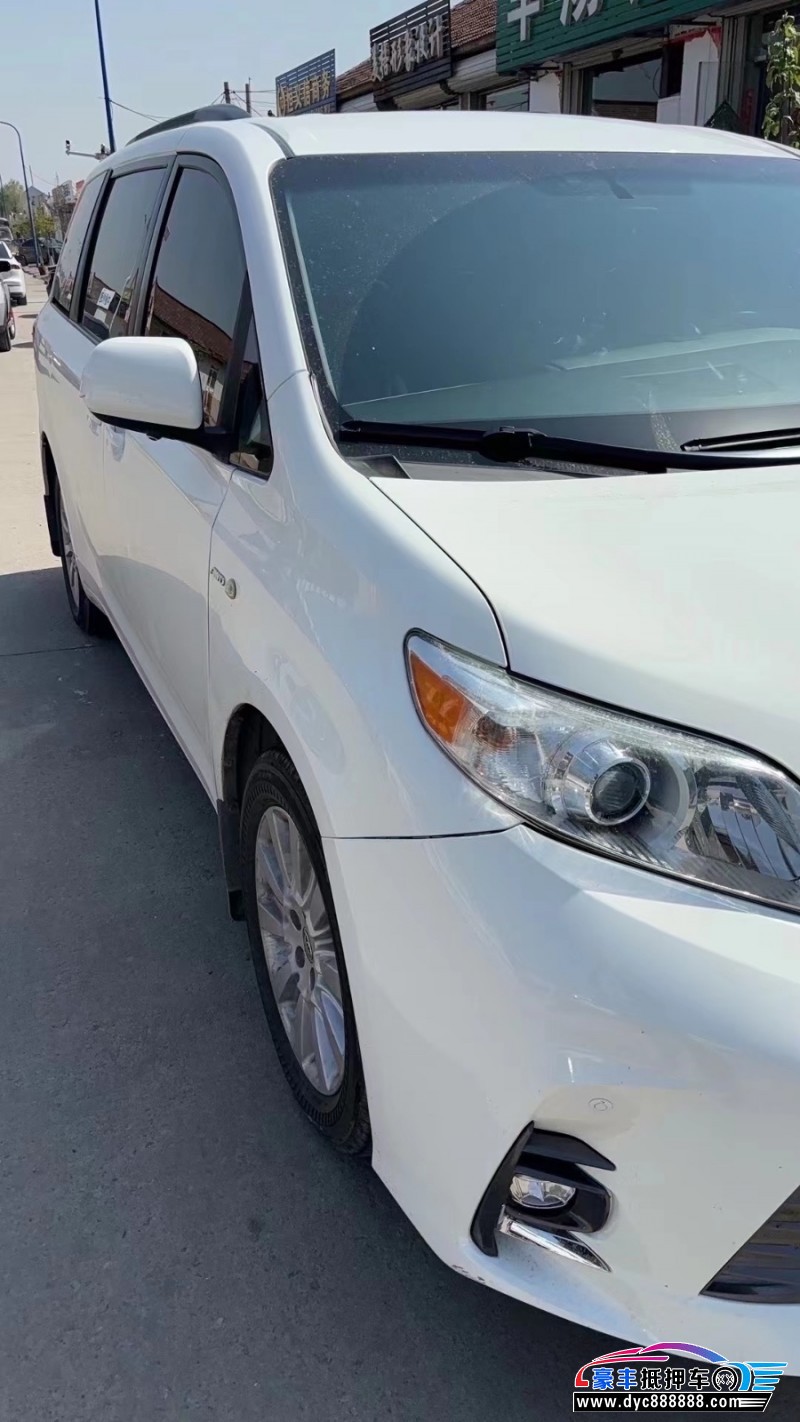 16年丰田塞纳轿车抵押车出售