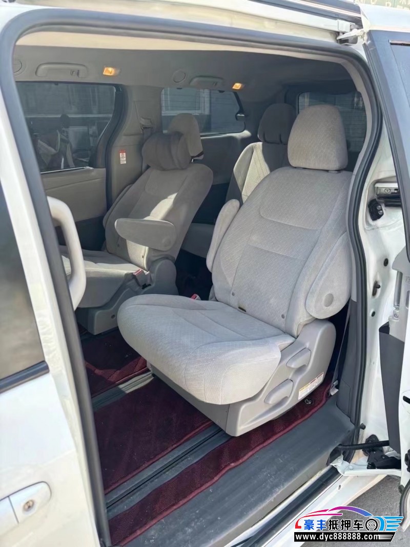 16年丰田塞纳轿车抵押车出售