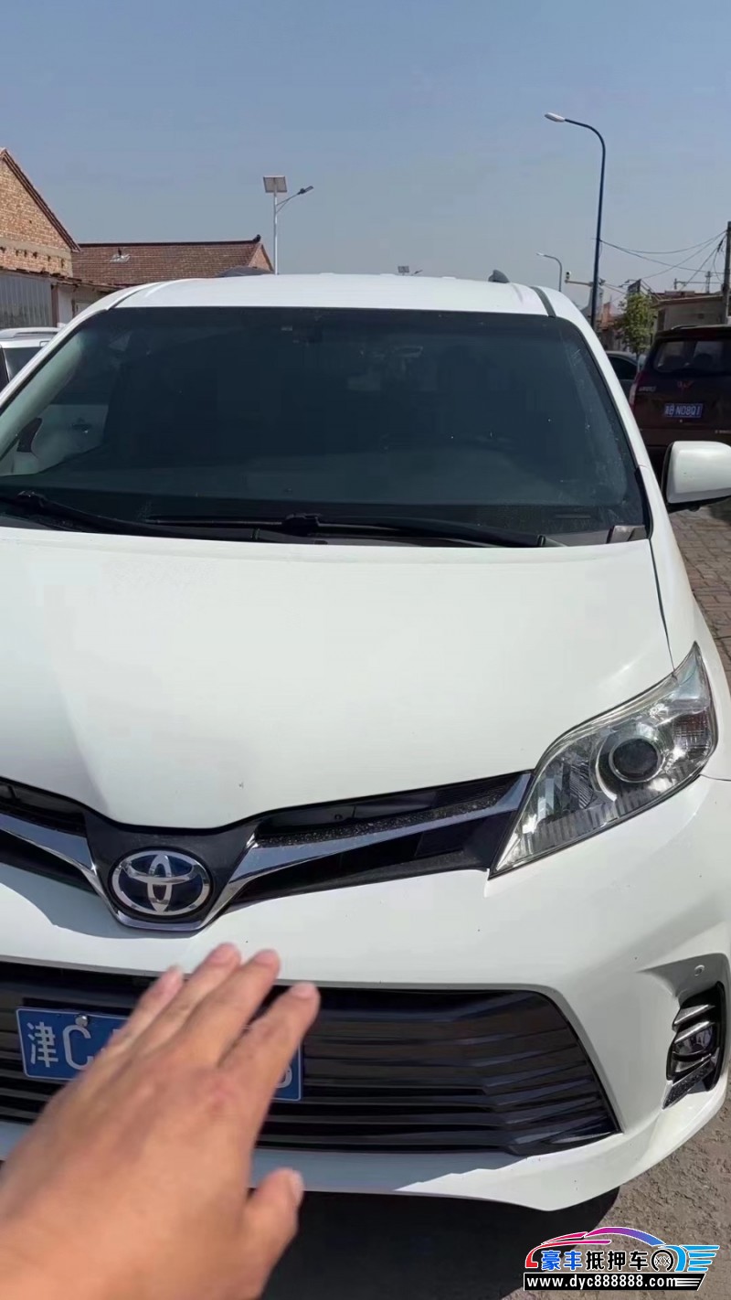 16年丰田塞纳轿车抵押车出售