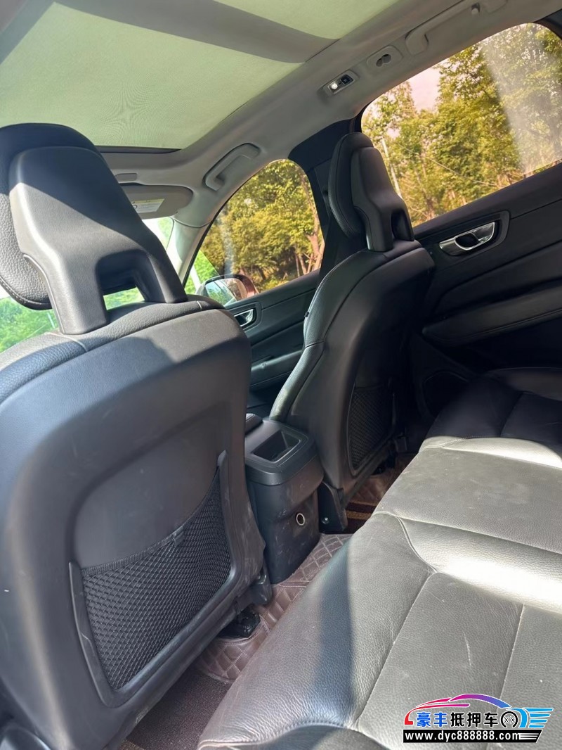 18年沃尔沃XC60轿车抵押车出售