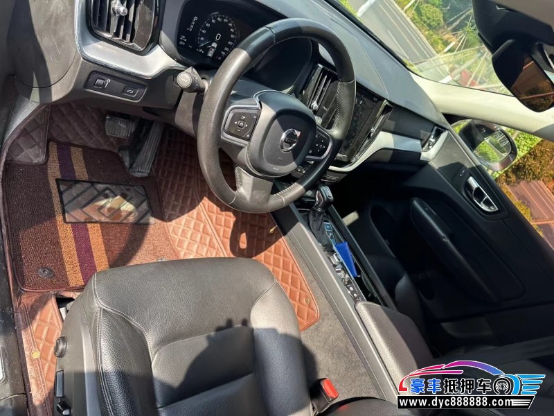 18年沃尔沃XC60轿车抵押车出售