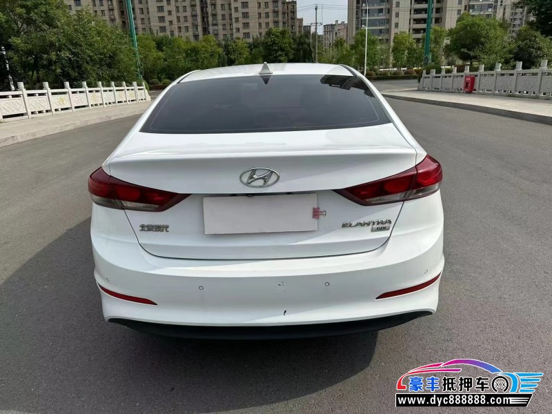 17年现代领动轿车抵押车出售