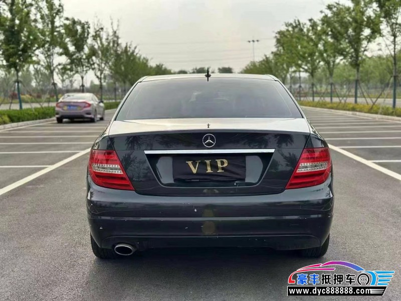 13年奔驰C轿车抵押车出售