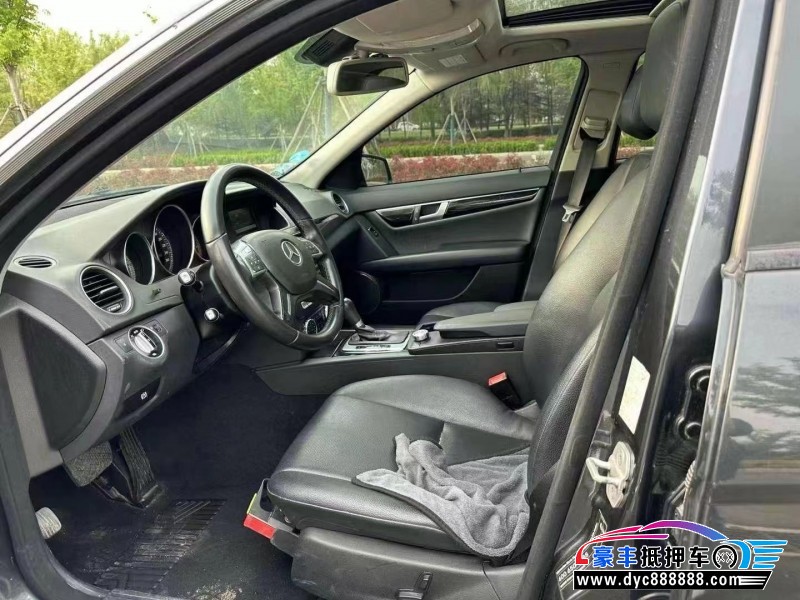 13年奔驰C轿车抵押车出售