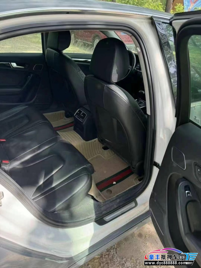 13年奥迪A4轿车抵押车出售