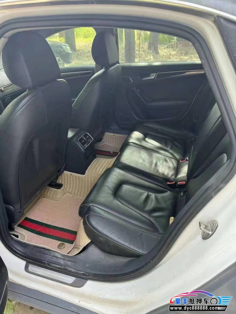 13年奥迪A4轿车抵押车出售