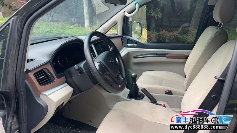 20年东风风行菱智轿车抵押车出售