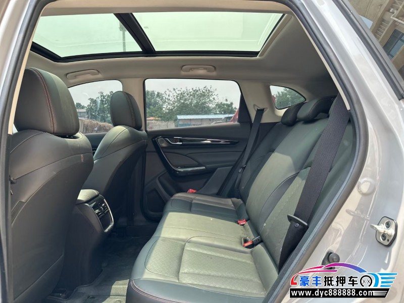 22年东风风神AX7轿车抵押车出售