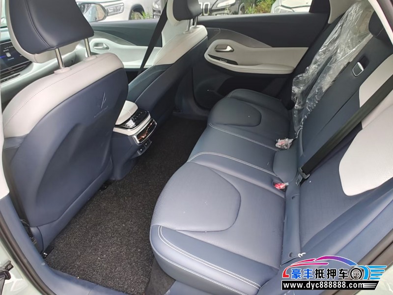 22年极狐阿尔法S轿车抵押车出售