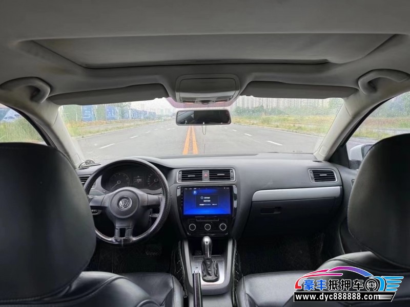 13年大众速腾轿车抵押车出售