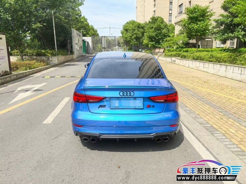 18年奥迪S3轿车抵押车出售