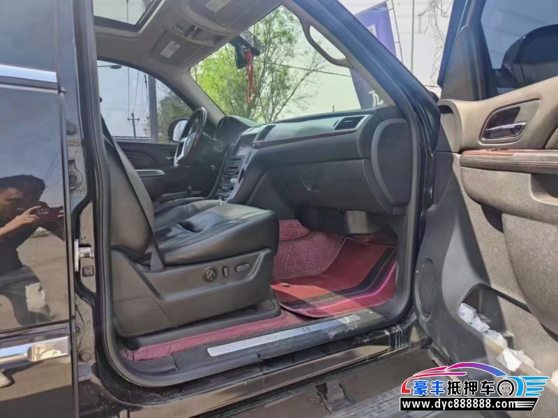 10年凯迪拉克凯雷德轿车抵押车出售