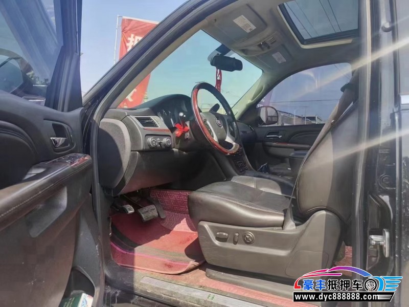 10年凯迪拉克凯雷德轿车抵押车出售