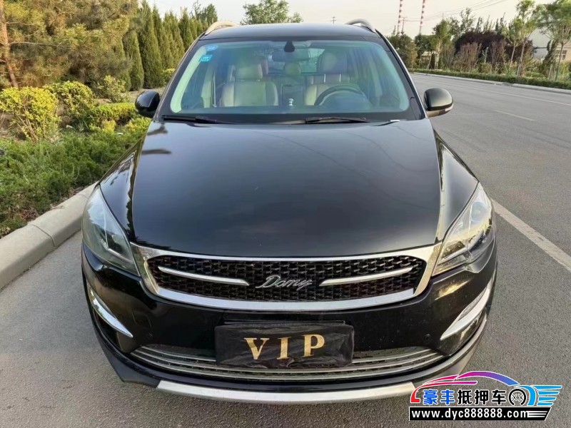 17年众泰大迈X5轿车抵押车出售