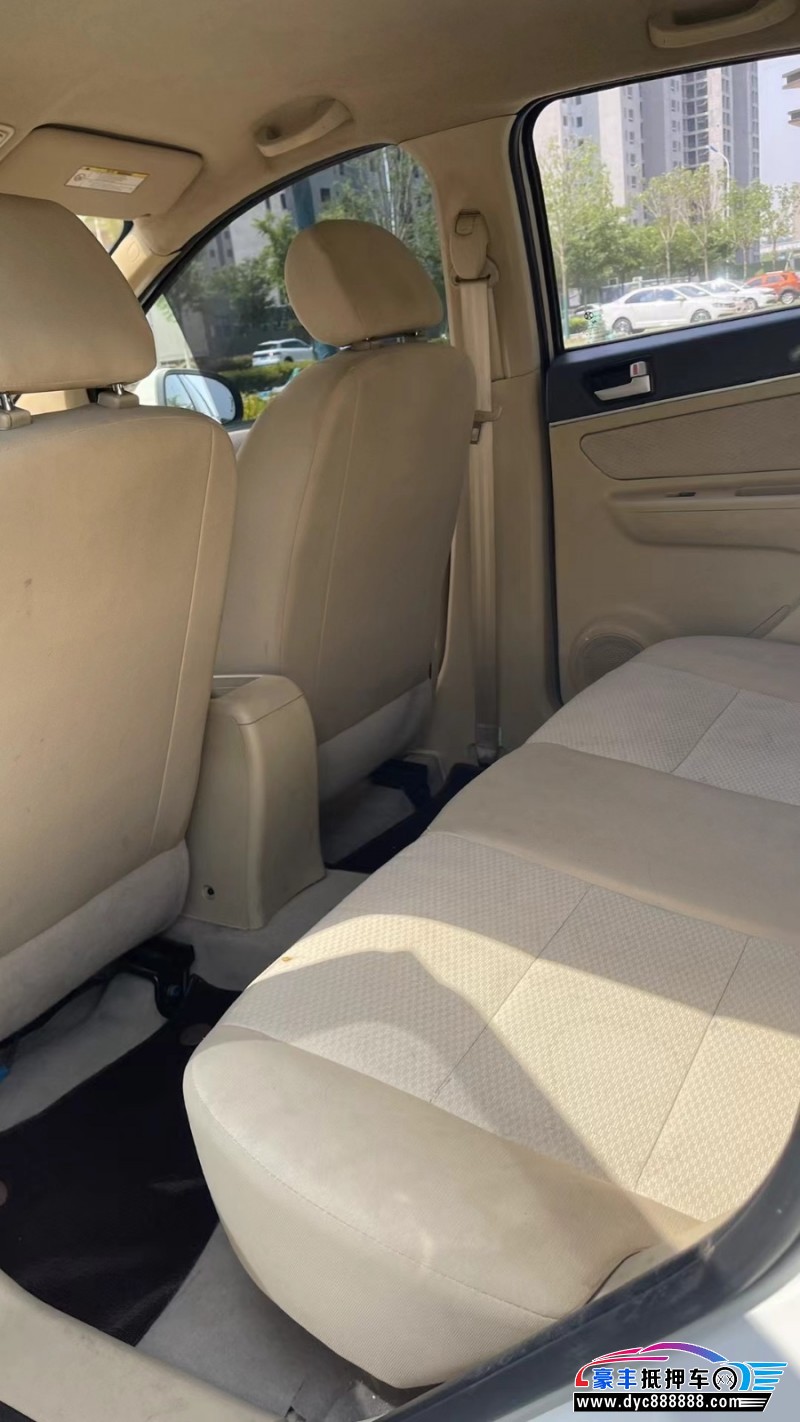 15年北汽绅宝D20轿车抵押车出售