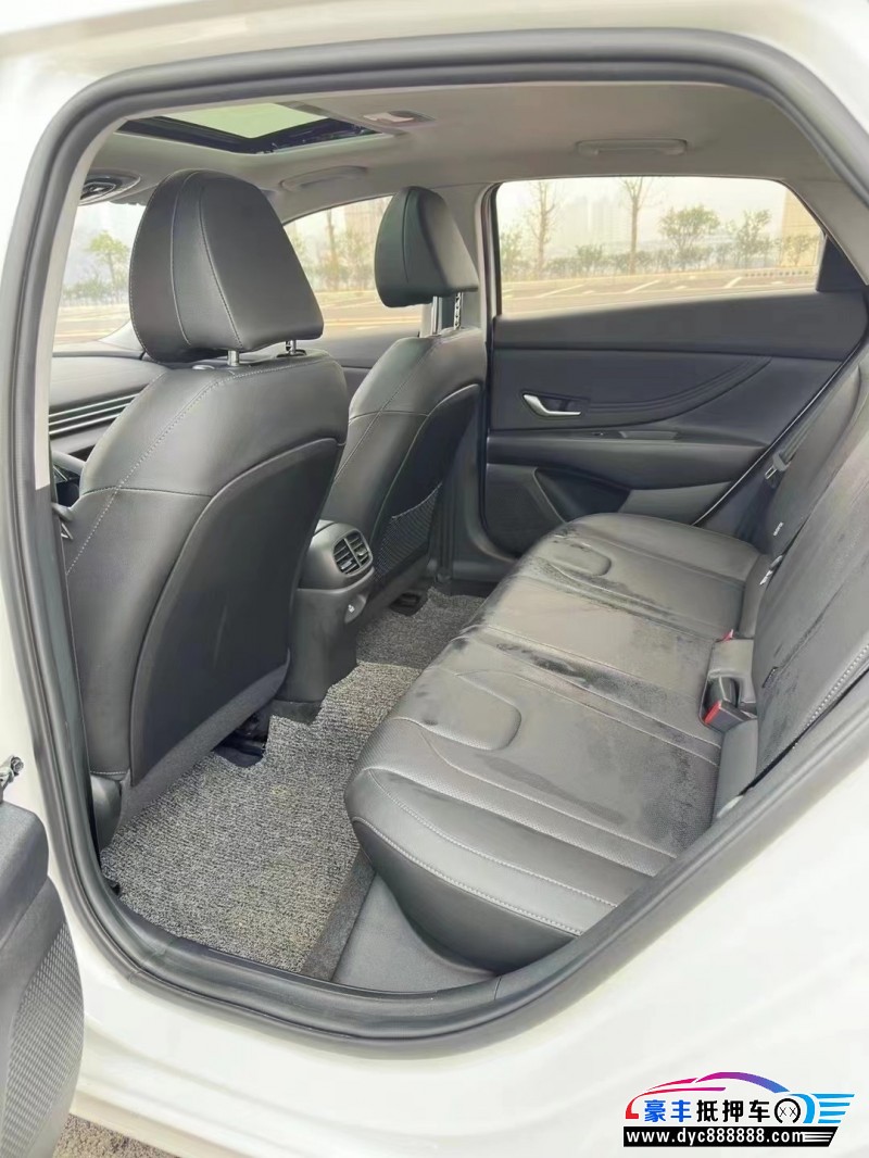 22年现代伊兰特轿车抵押车出售