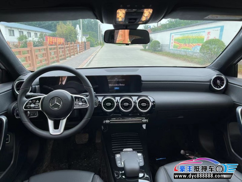 23年奔驰A轿车抵押车出售