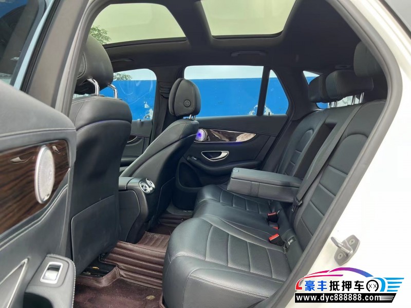 18年奔驰GLC轿车抵押车出售