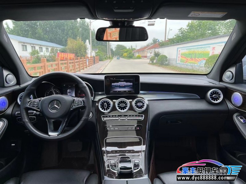 18年奔驰GLC轿车抵押车出售