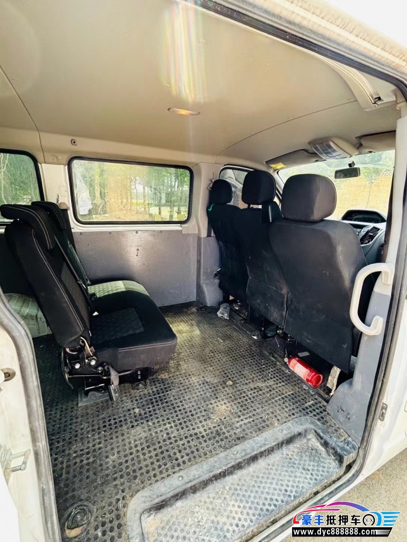 21年上汽大通V80轿车抵押车出售