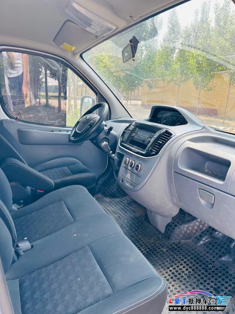 21年上汽大通V80轿车抵押车出售